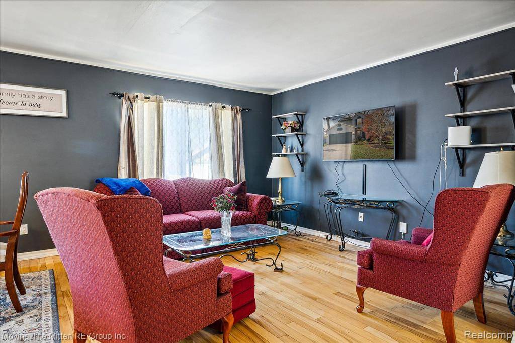 Farmington Hills, MI 48336,21203 COLLINGHAM Avenue