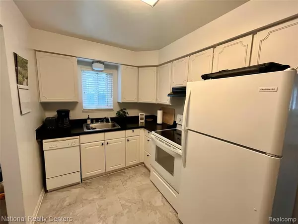 Bloomfield Hills, MI 48304,100 W Hickory Grove Road