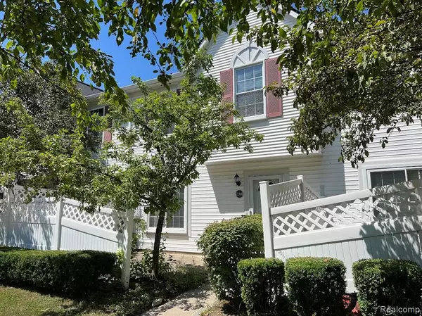Farmington Hills, MI 48336,22368 CAPE COD Way