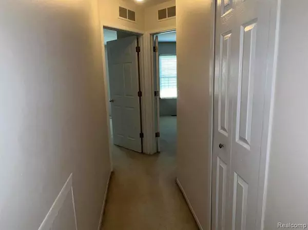 Farmington Hills, MI 48336,22368 CAPE COD Way