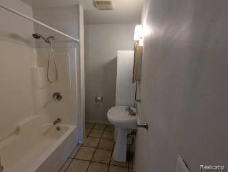 Waterford, MI 48328,61 W End Avenue