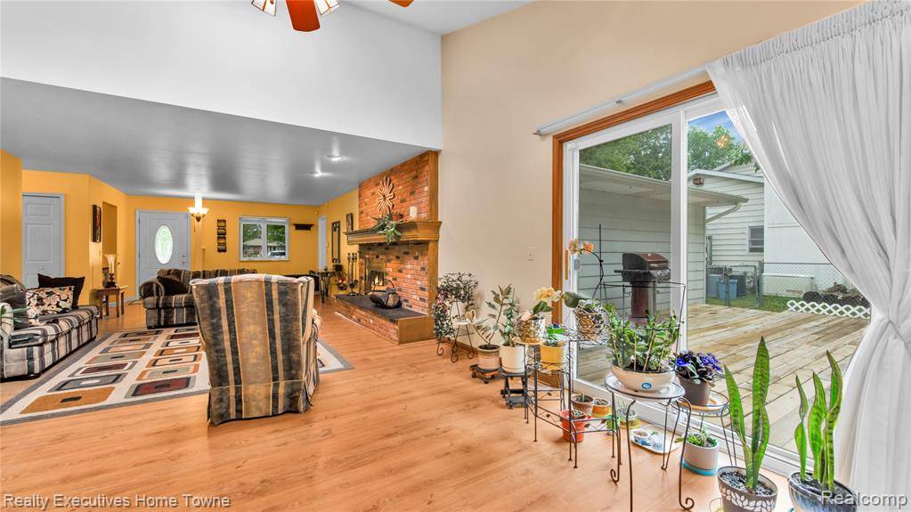 Fort Gratiot, MI 48059,4779 Lakeshore Road