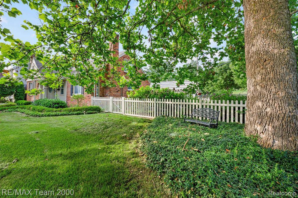 Canton, MI 48128,23167 Cromwell Street