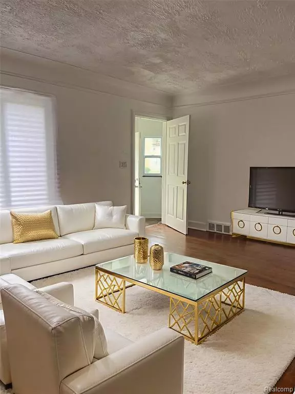 Detroit, MI 48227,15475 Prest Street