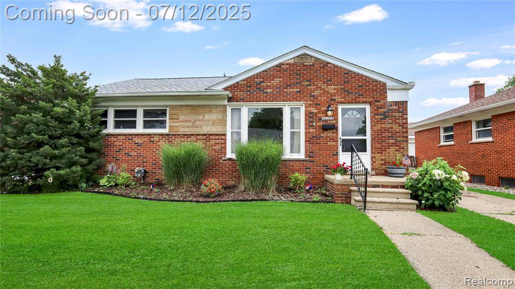 20209 Gaukler Street, Saint Clair Shores, MI 48080