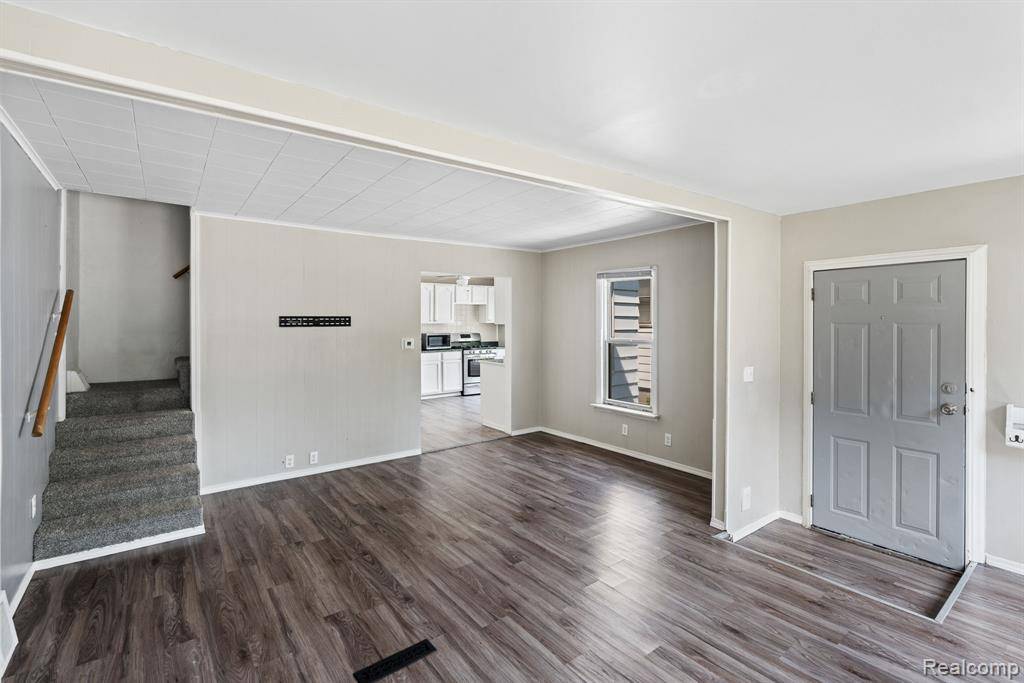 Sterling Heights, MI 48043,38 Clair Street