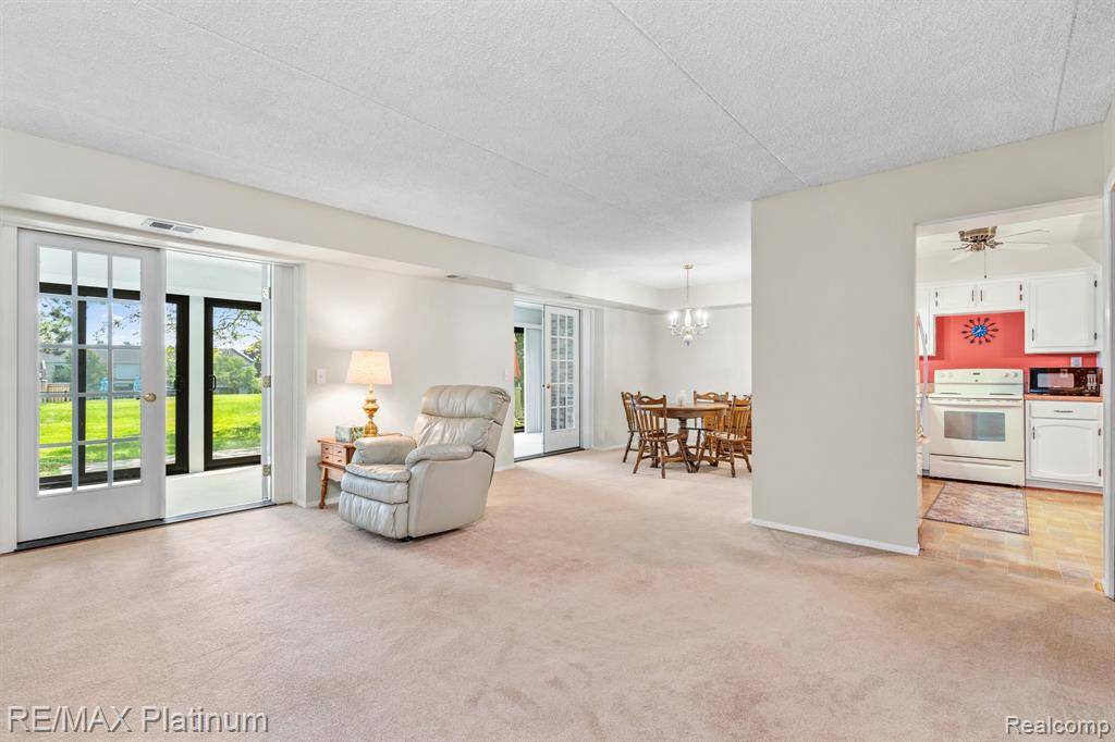 Livonia, MI 48152,17979 University Park Drive
