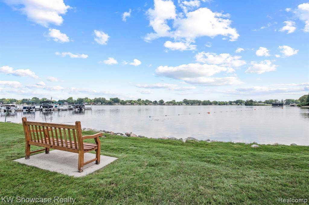 Waterford, MI 48329,3410 Adams Shore Drive