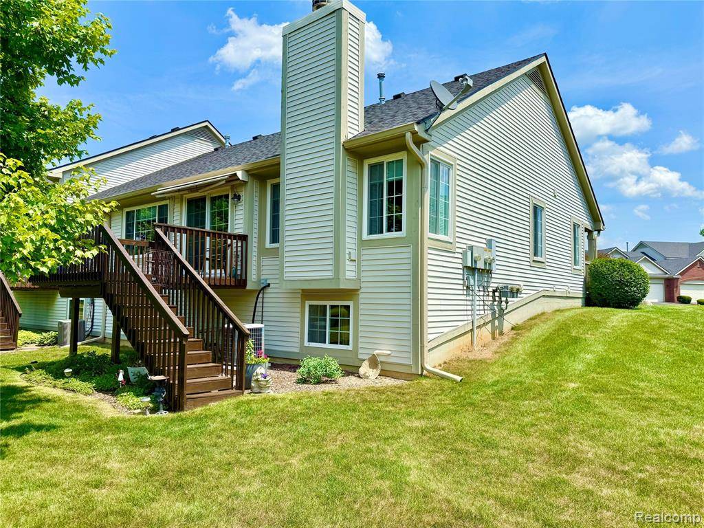 Grand Blanc, MI 48439,6426 Club W Court
