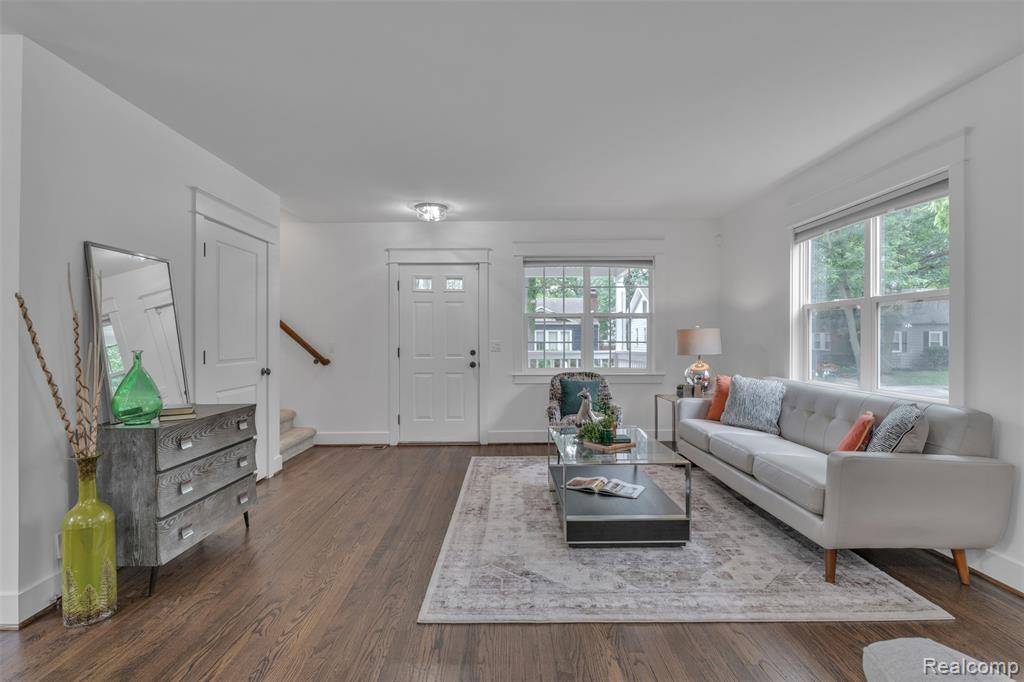 Royal Oak, MI 48067,715 Gardenia Avenue