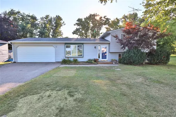 9360 Gale Road, Goodrich Vlg, MI