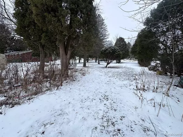 Brockway, MI 48097,9 Livingston Street