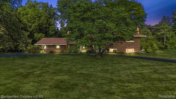Beverly Hills, MI 48025,30700 Marimoor Street