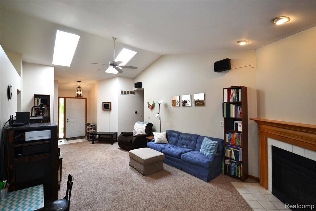 Holly, MI 48442,10010 Orchard Ridge Court