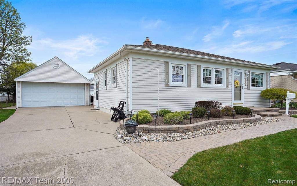 Dearborn Heights, MI 48127,6233 N EVANGELINE Street