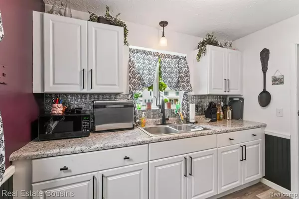 Holly, MI 48442,135 Bevins Street