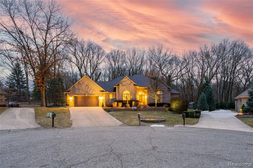 Shelby Twp, MI 48316,3952 Saint James Court