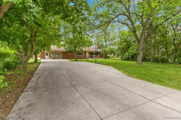 Dearborn Heights, MI 48127,27055 Ann Arbor trail