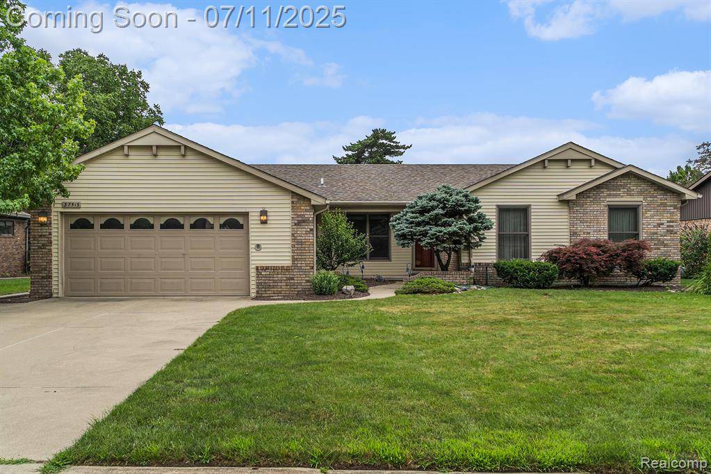 37513 Munger Drive, Livonia, MI 48154