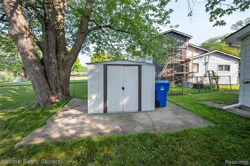 Waterford, MI 48328,289 Lansing Drive