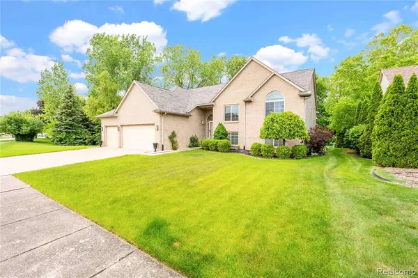 Clinton Twp, MI 48038,19821 Woodview Drive
