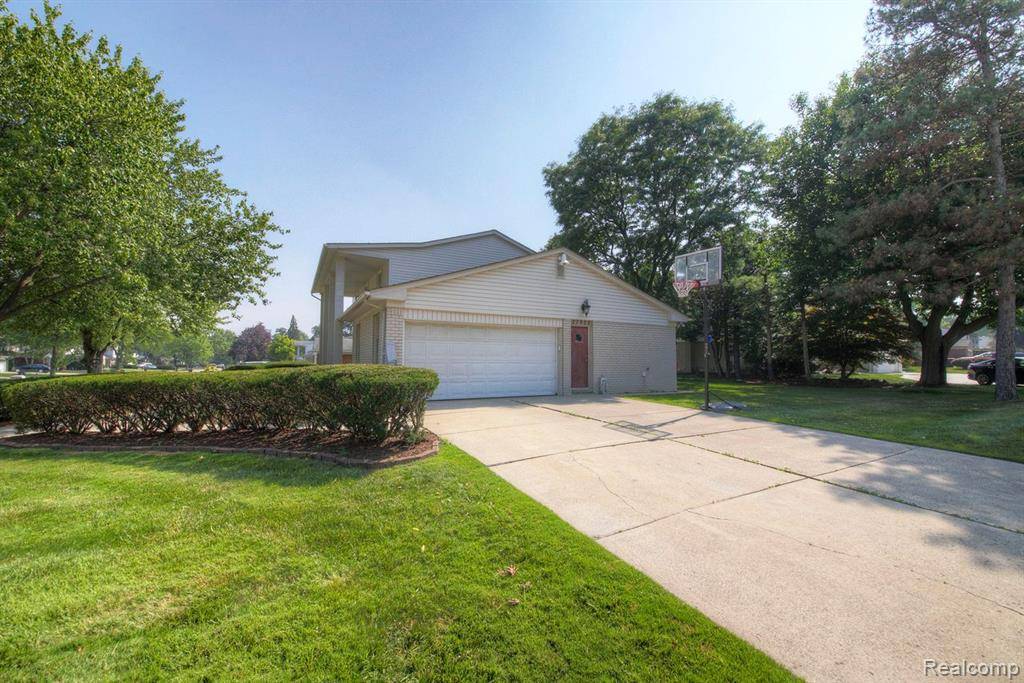 Southfield, MI 48076,27925 Arlington Drive