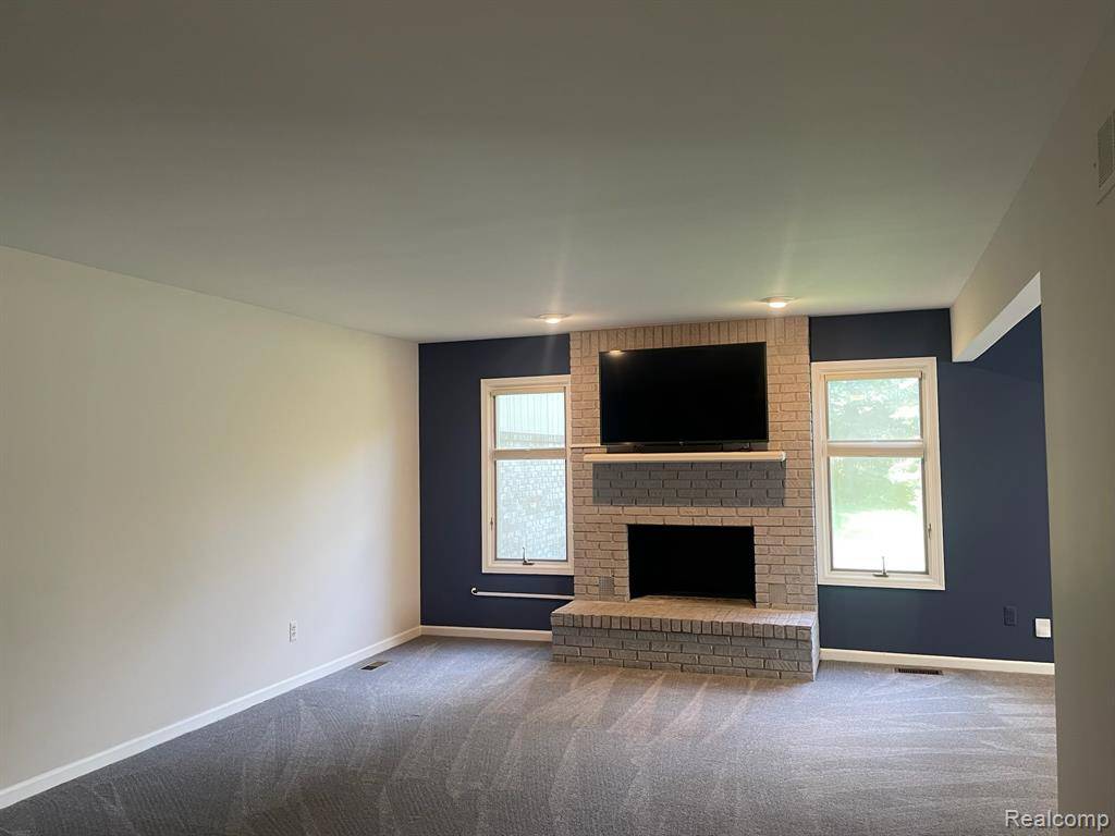 Farmington Hills, MI 48334,29494 Sylvan Lane