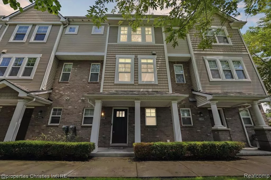 Royal Oak, MI 48067,1051 N Sherman Drive