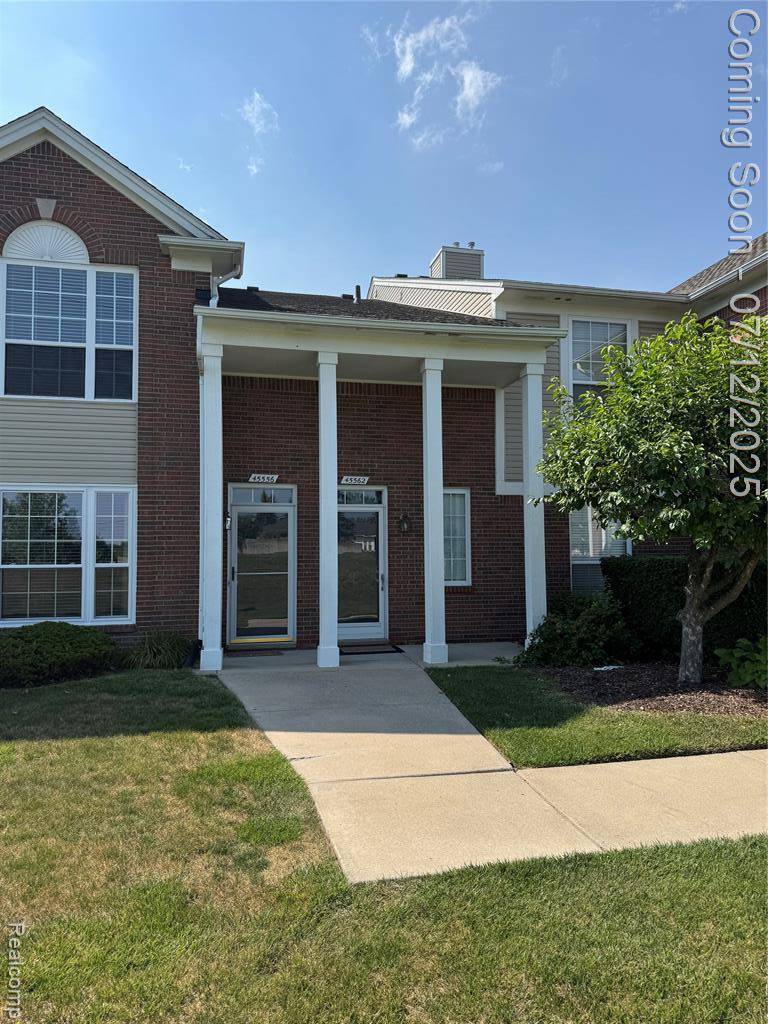 45562 Warwick Drive, Macomb, MI 48044