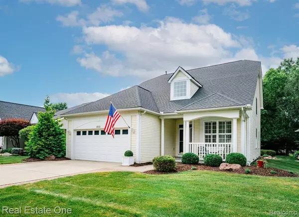 4033 Hillsdale Drive, Auburn Hills, MI 48326