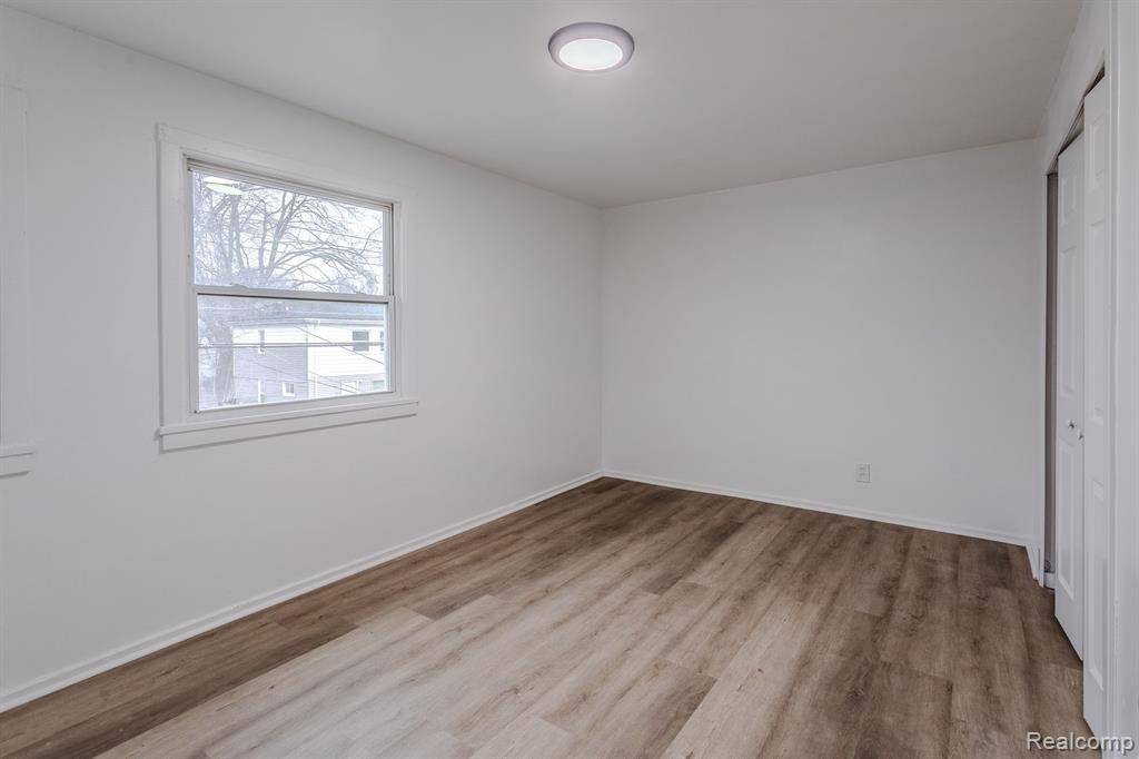 Westland, MI 48186,34113 Decatur Court