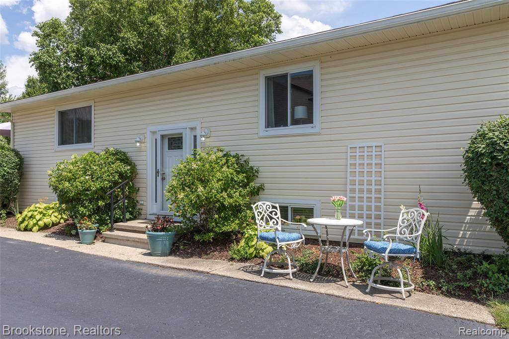 Troy, MI 48083,871 VANDERPOOL Drive