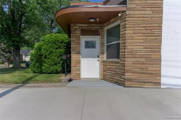 Auburn Hills, MI 48340,18 E 18 E Rutgers Avenue