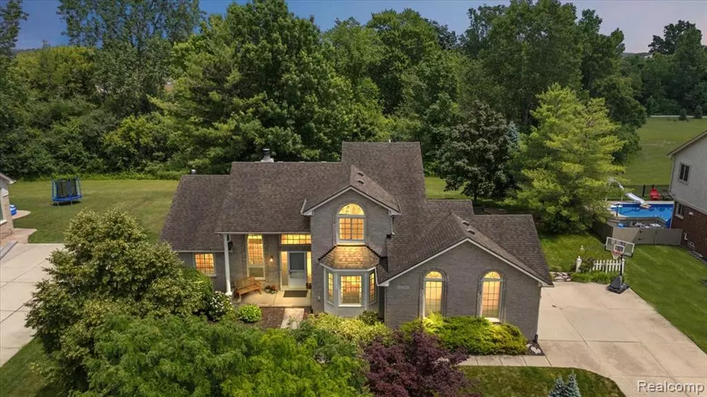 42764 Bloomingdale Drive, Sterling Heights, MI 48314