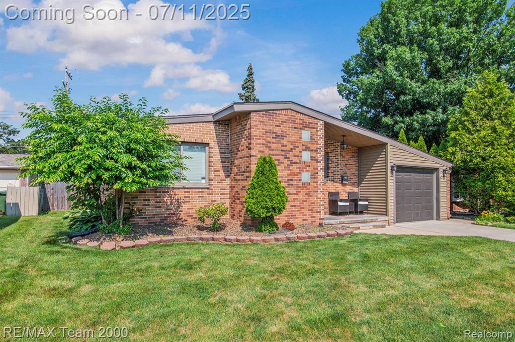Dearborn Heights, MI 48101,9756 Buckingham Avenue