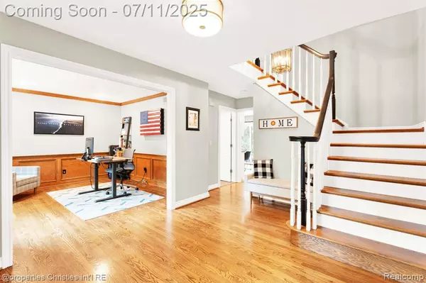 Clinton Twp, MI 48036,16070 Timberview Drive