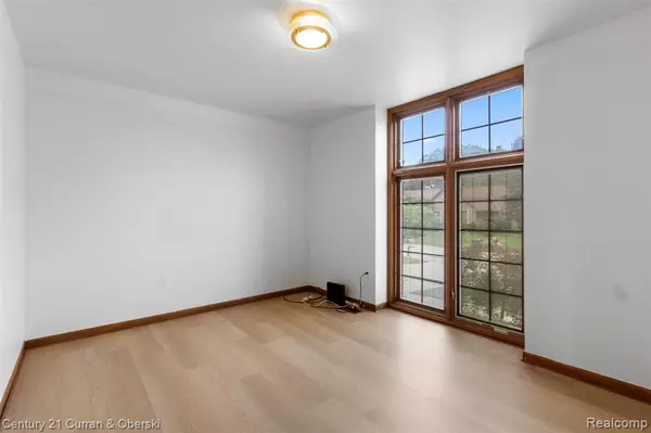 Northville, MI 48168,41925 Waterwheel Road