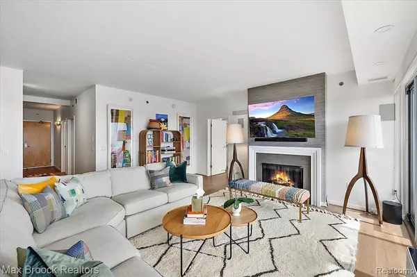 Royal Oak, MI 48067,432 S Washington Avenue