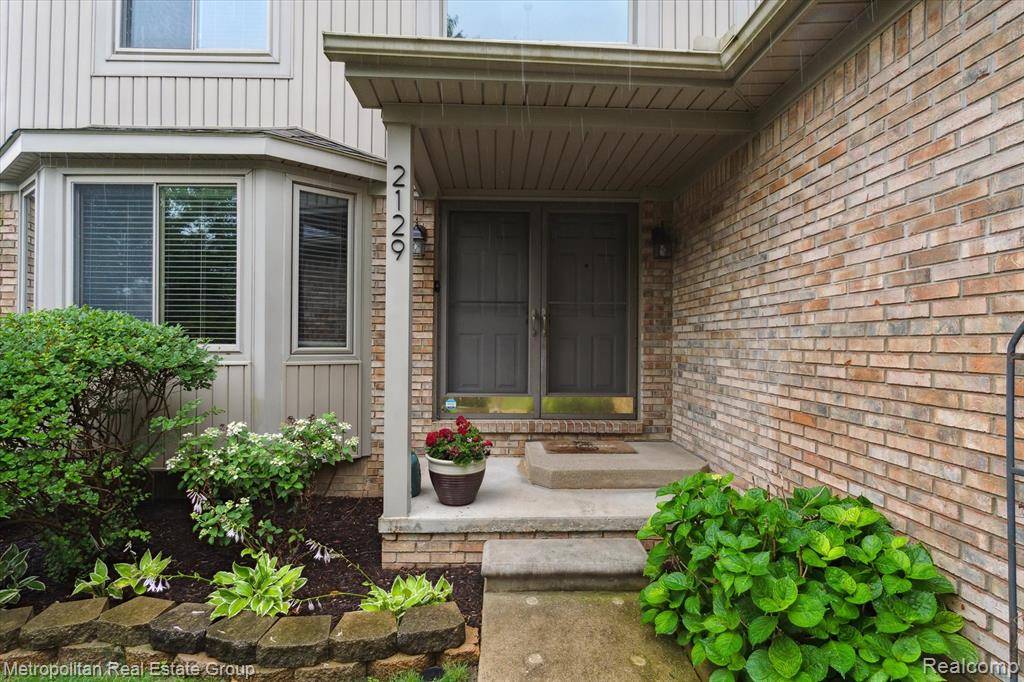 Troy, MI 48083,2129 Camelot Drive
