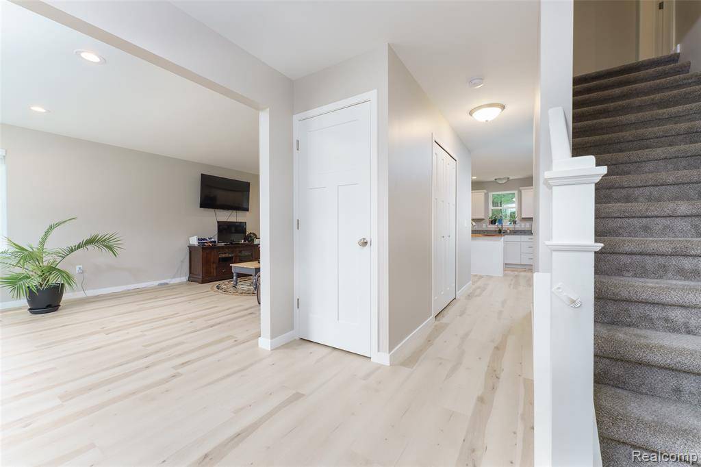 Byron, MI 48418,11879 Secluded Ridge Drive