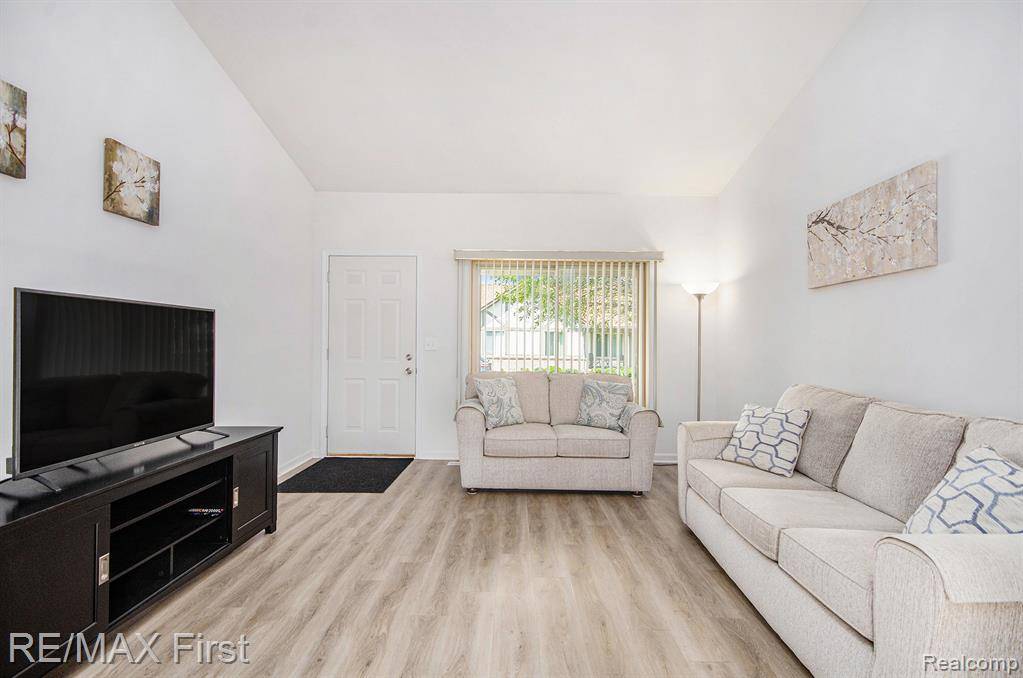 Clinton Twp, MI 48038,15914 Magnolia S Drive