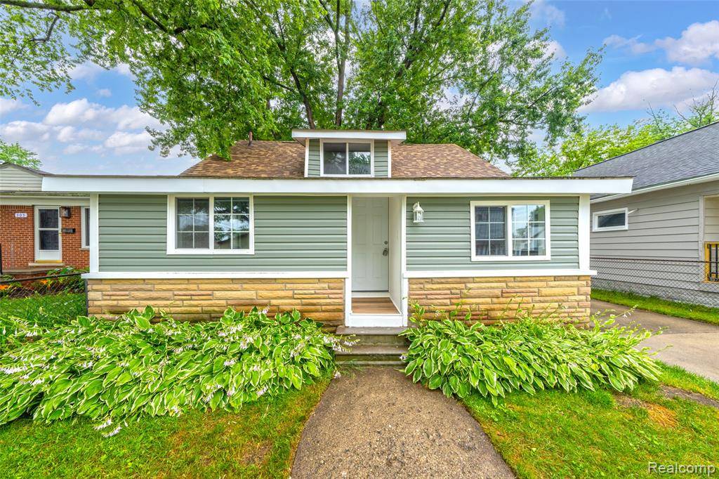 313 W Harwood Avenue, Madison Heights, MI 48071