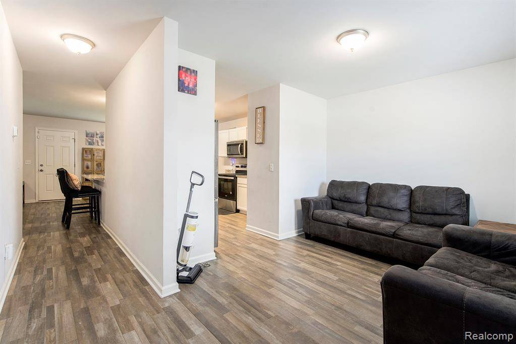 Ypsilanti, MI 48198,1648 Golfview Drive