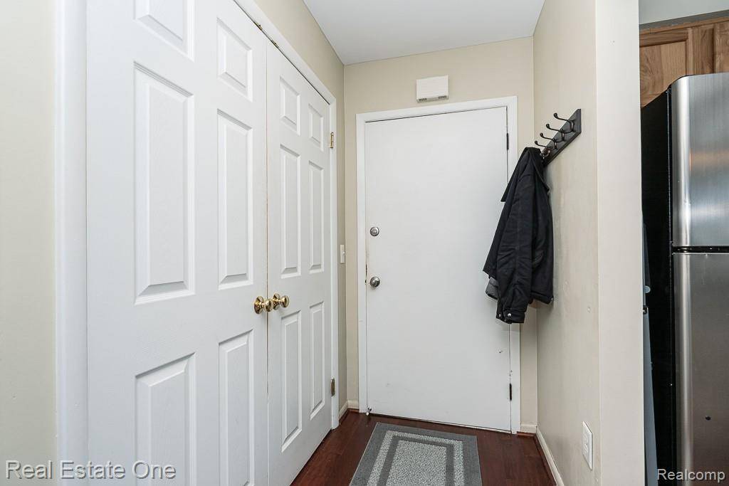 Rochester Hills, MI 48306,1097 Tienken Court