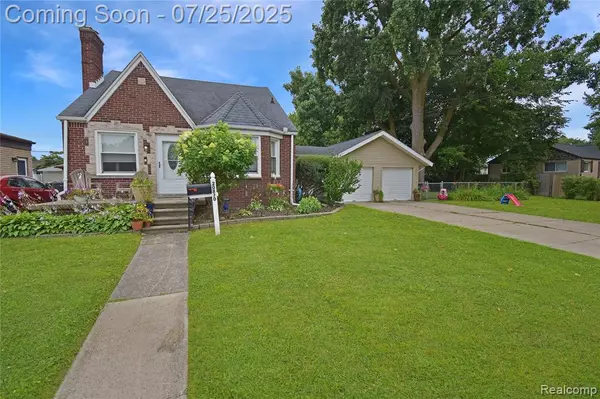 20870 Lange Street, Saint Clair Shores, MI 48080