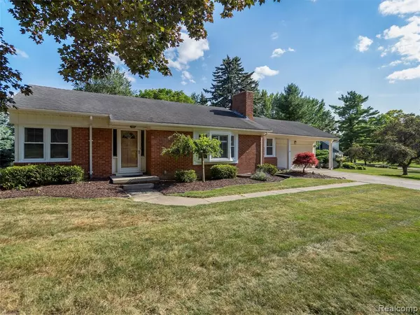Bloomfield Hills, MI 48302,2645 Ayrshire Drive