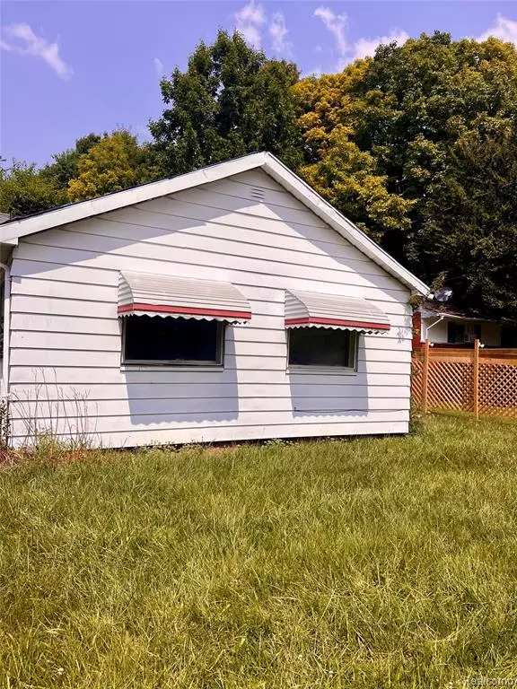 Flint, MI 48505,536 W Home Avenue