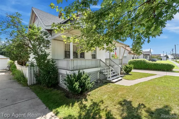 Saint Clair Shores, MI 48082,23123 E 13 Mile Road