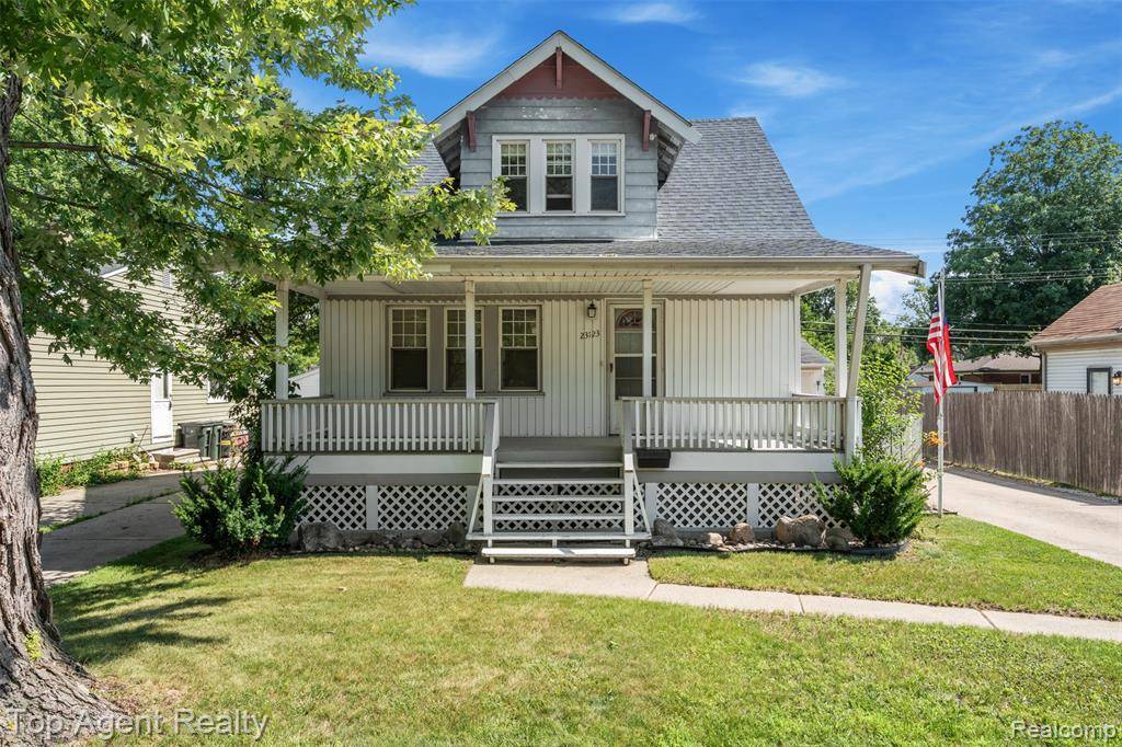 Saint Clair Shores, MI 48082,23123 E 13 Mile Road
