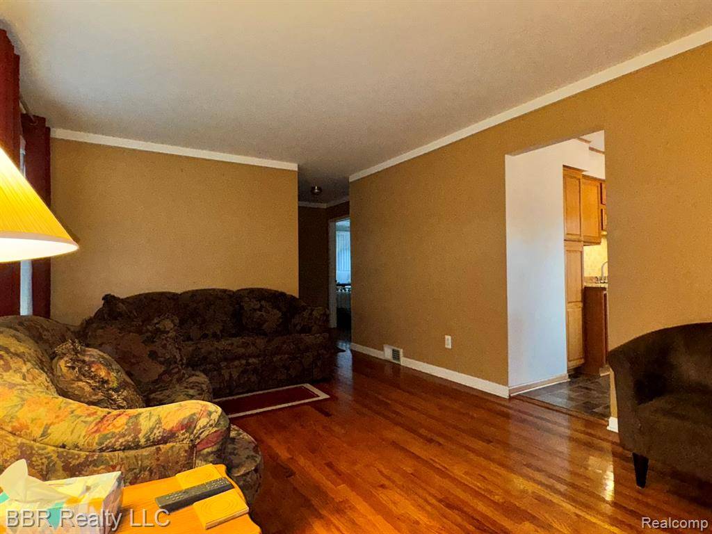 Westland, MI 48186,32120 Glen Street